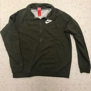 Nike Pull over